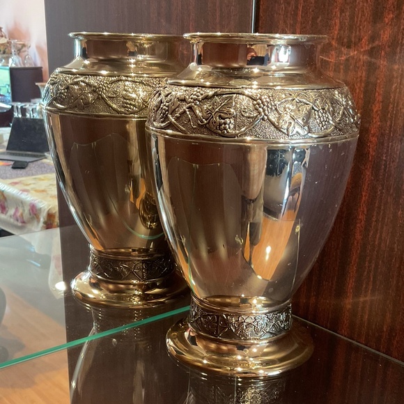 Burton & Burton Ornate Vase Antique Finish Grape Leaves Imprints 9" Heigh - Picture 2 of 7